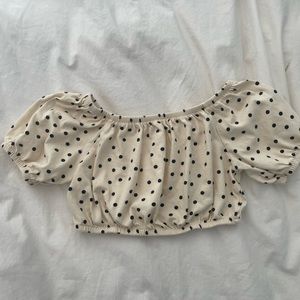 Cute girls off the shoulder crop top from Zara